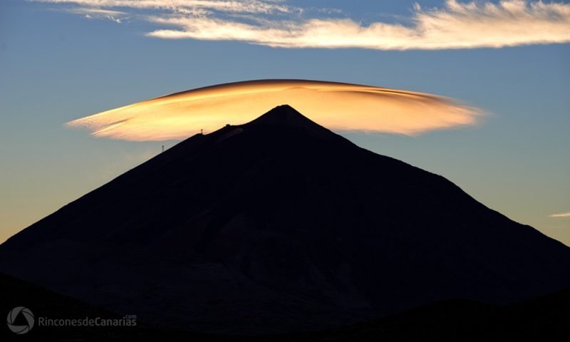 Triple gorro del Teide en el atardecer