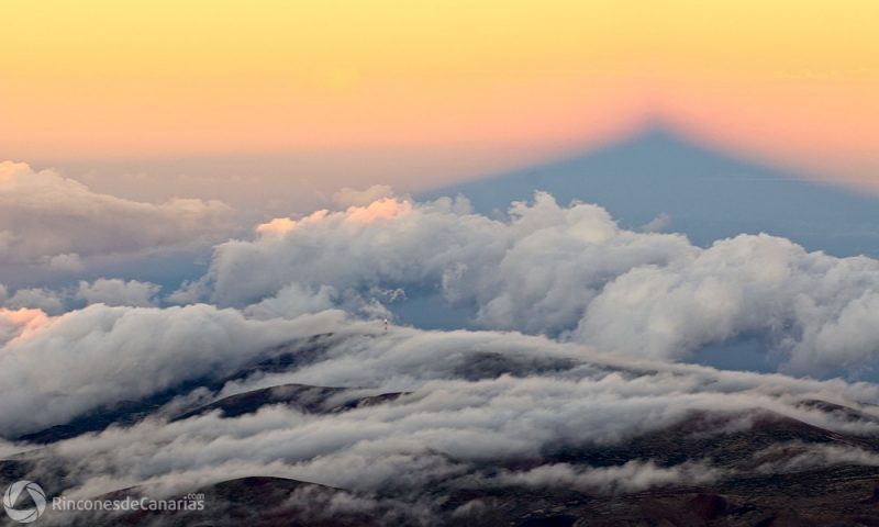 Triple gorro del Teide en el atardecer